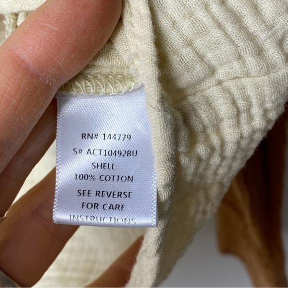 Two-Tone Beige and Cream button down. Size XS - Picture 5 of 6